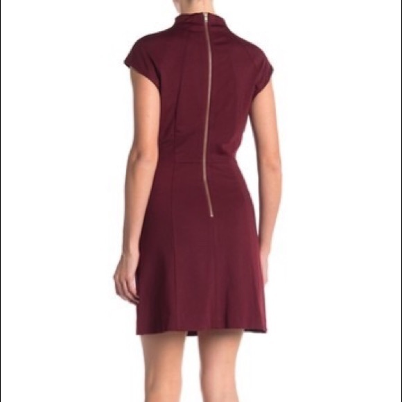 Alexia Admor V-Neck Solid Knit Dress Small NWT - Picture 2 of 3